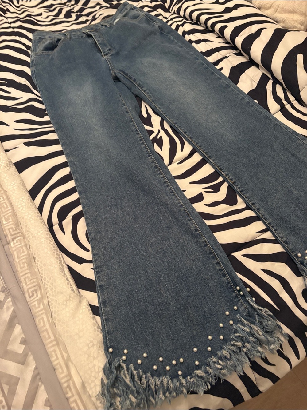 Women’s Blue Pearl-Trim Fringe Hem Jeans